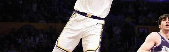 kaiyun体育-逼近西部第5！东契奇28+9，詹姆斯24分，湖人24分大胜国王