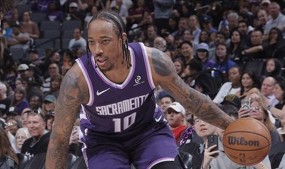 体育入口-德罗赞41+11科迪34+7 国王力克爵士两连胜