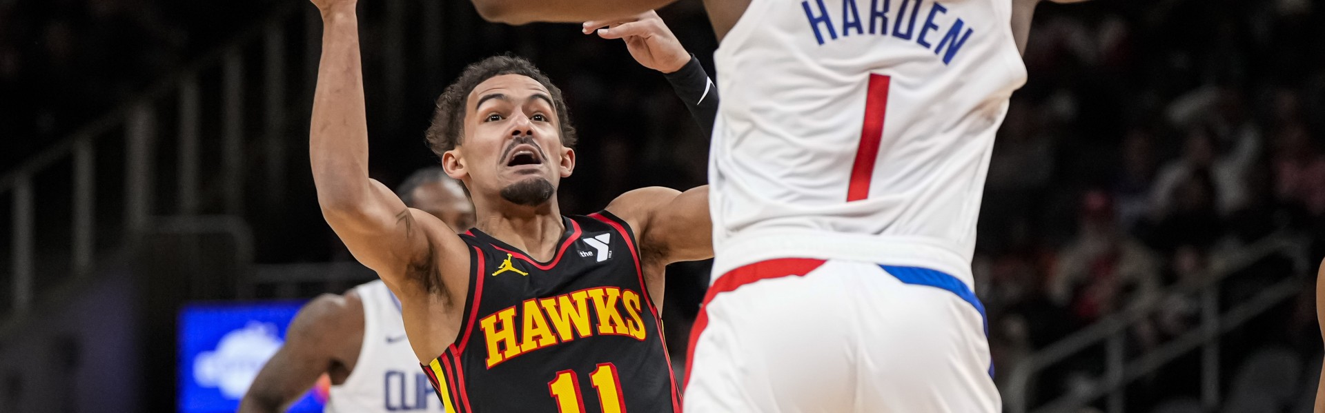 开云体育在线-从哈登/利拉德到卢卡/吹杨 不能防守的持球大核越来越被嫌弃了？