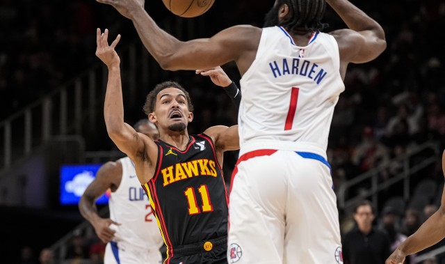 开云体育在线-从哈登/利拉德到卢卡/吹杨 不能防守的持球大核越来越被嫌弃了？