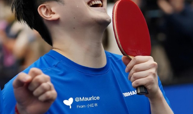 赛事服务-发自内心大笑！樊振东在德甲打球身心愉悦 与领事合影后相谈甚欢